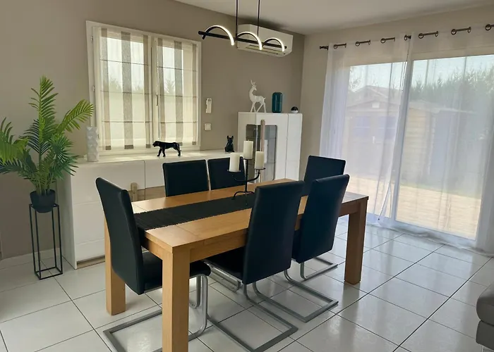 Avec Piscine וילה *