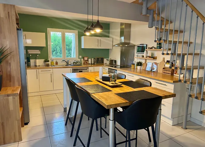 Avec Piscine וילה *