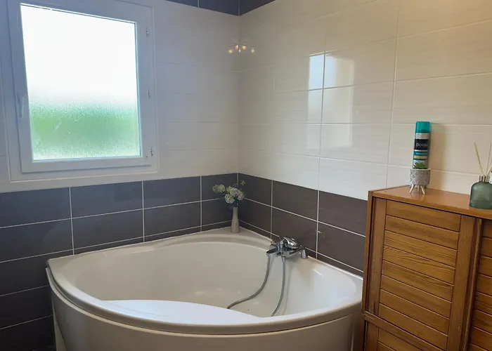 וילה Avec Piscine Landorthe