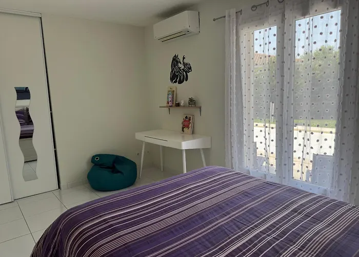 וילה Avec Piscine Landorthe